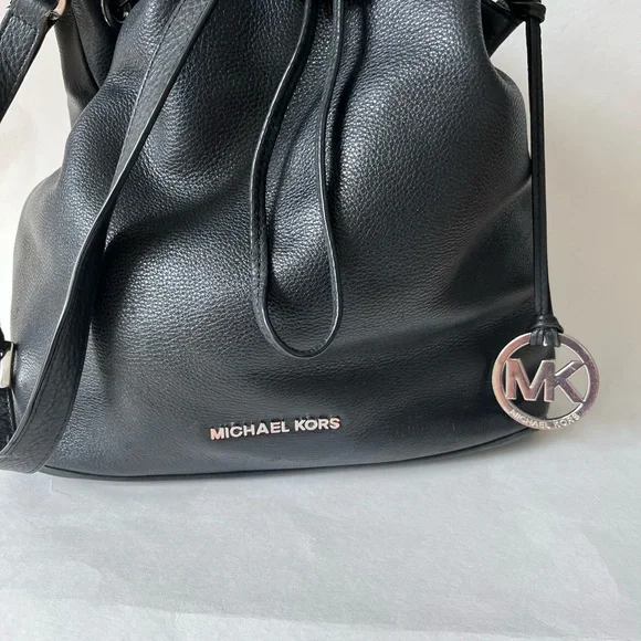 Michael Michael Kors Large Jules Black Bucket Bag - Picture 4 of 16